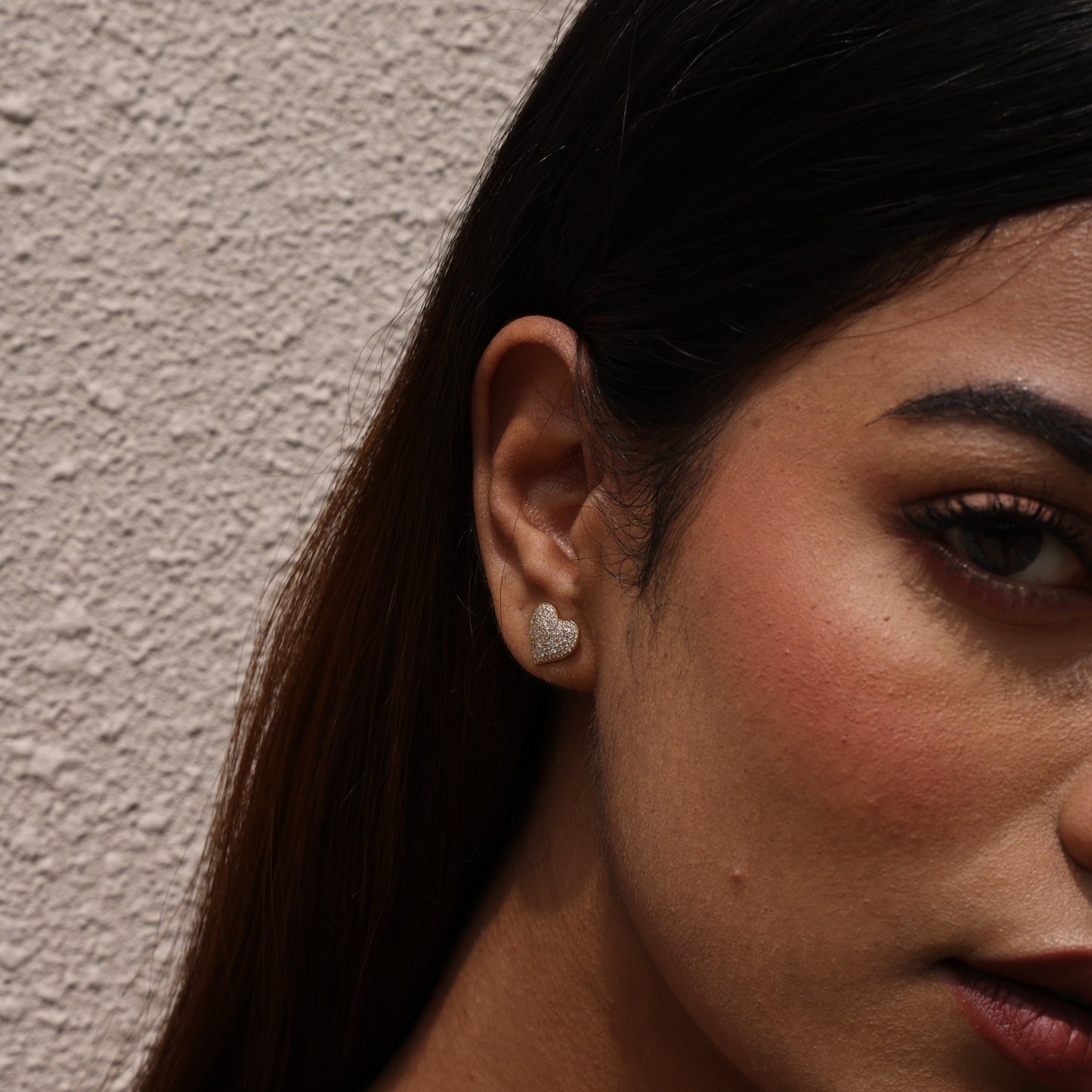 DIAMOND HEART STUD EARRINGS